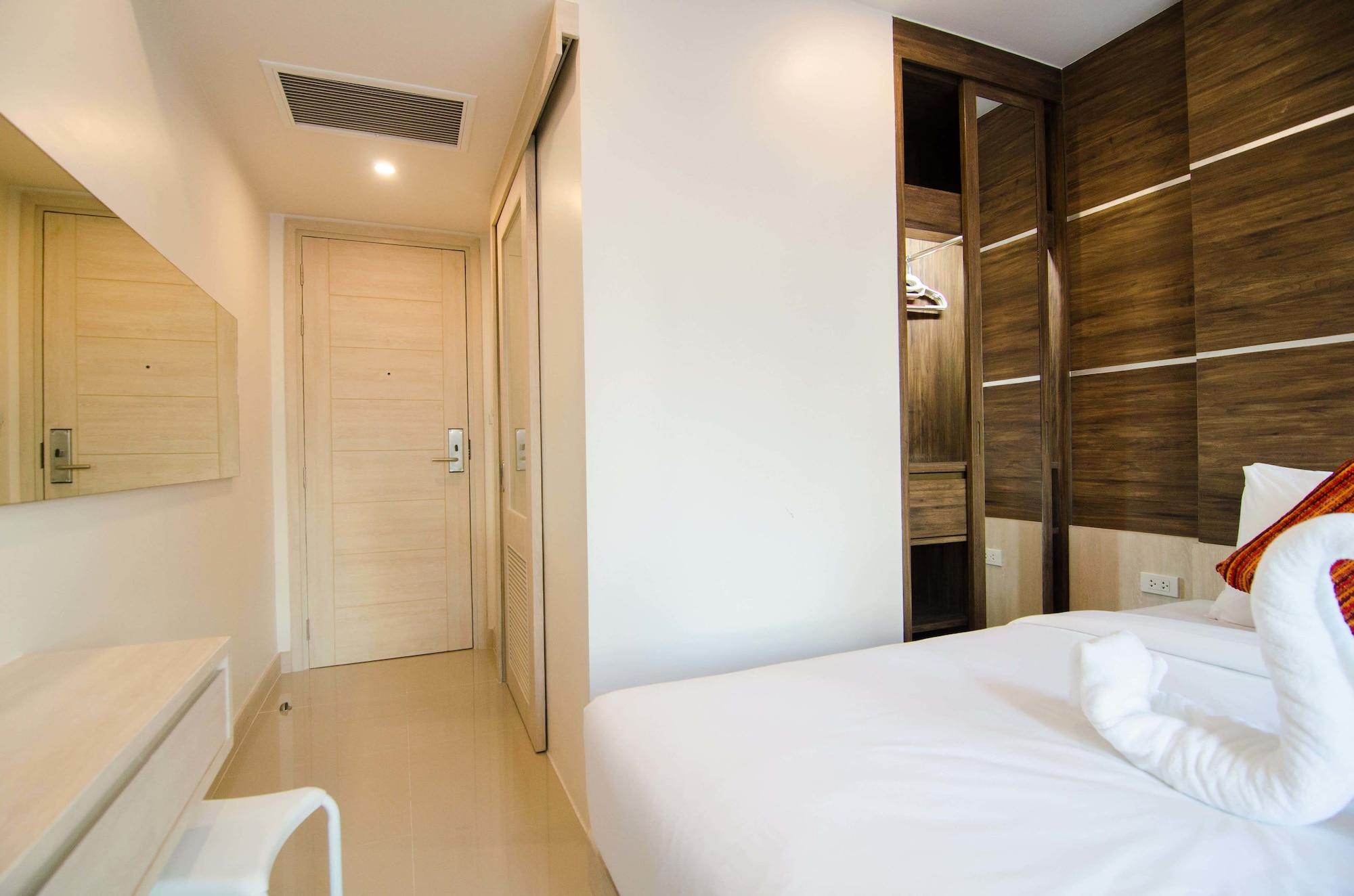 Hotel Centro One Bangla à Patong Extérieur photo