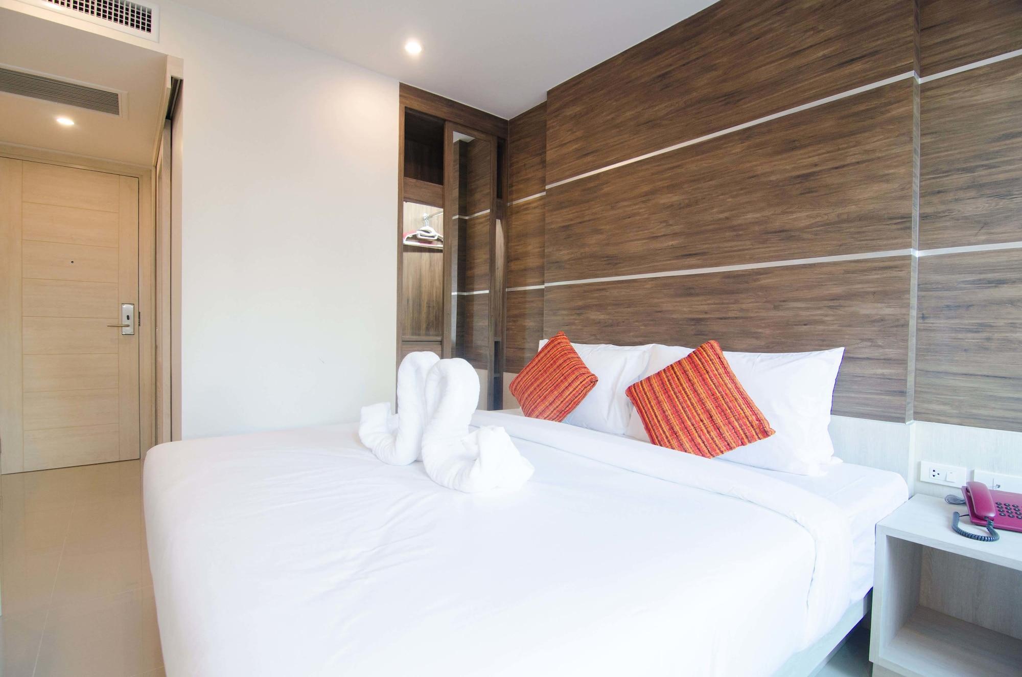 Hotel Centro One Bangla à Patong Extérieur photo