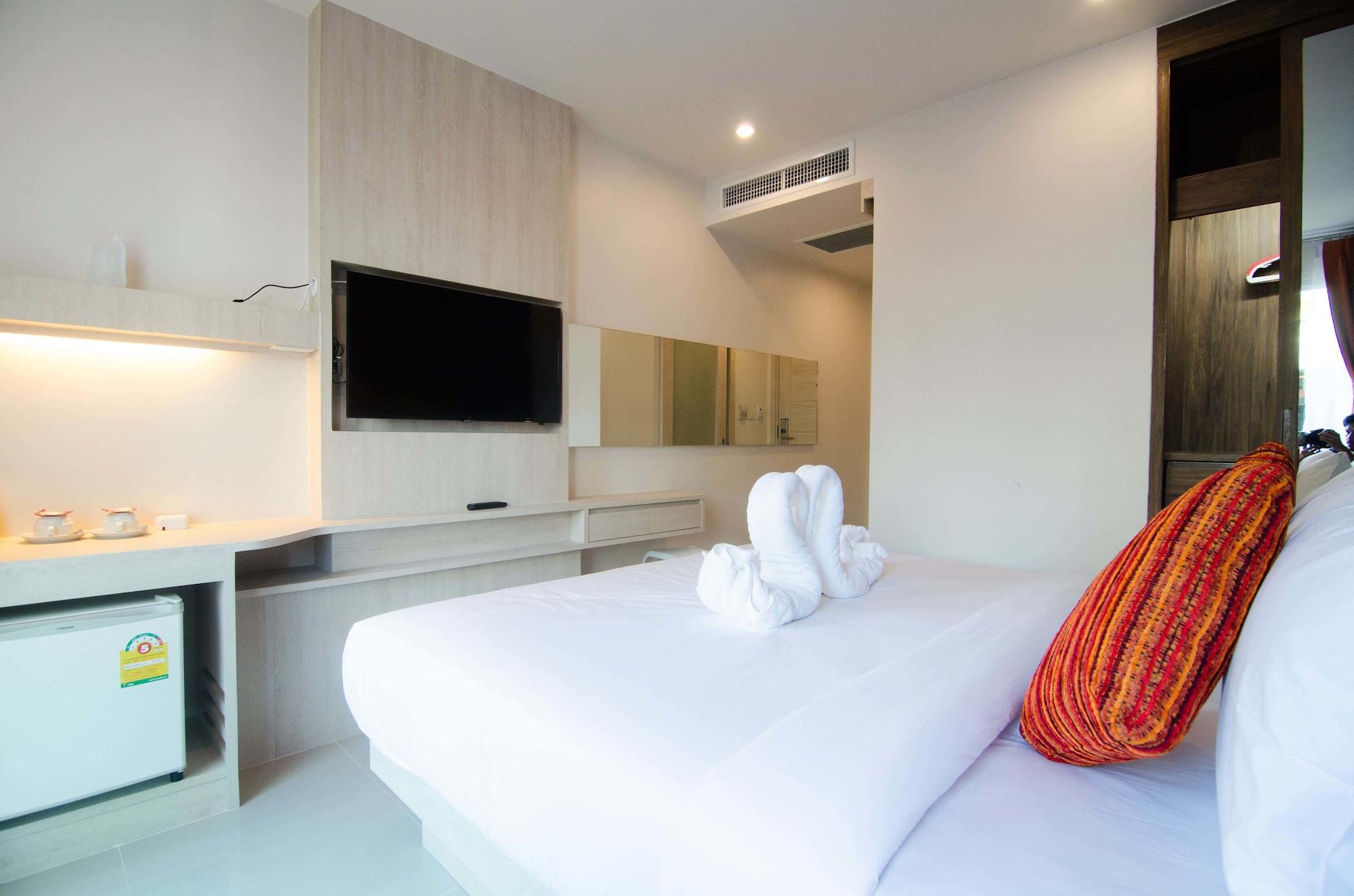 Hotel Centro One Bangla à Patong Extérieur photo